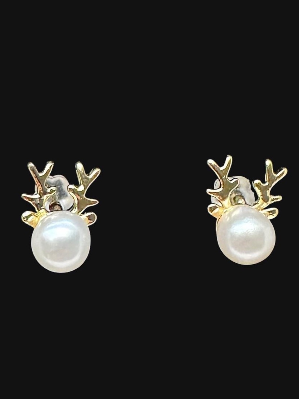 Reindeer genuine Pearl Earrings